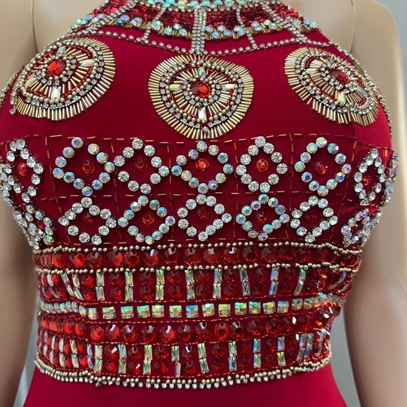 Prom High Halter Bedazzled Column Gown size 6 - Picture 4 of 9